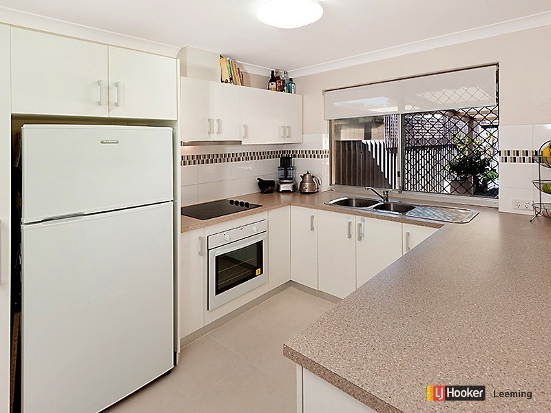 16B Hartfield Crescent, Leeming WA 6149