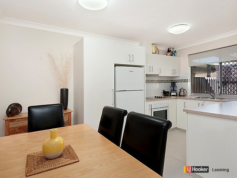 16B Hartfield Crescent, Leeming WA 6149