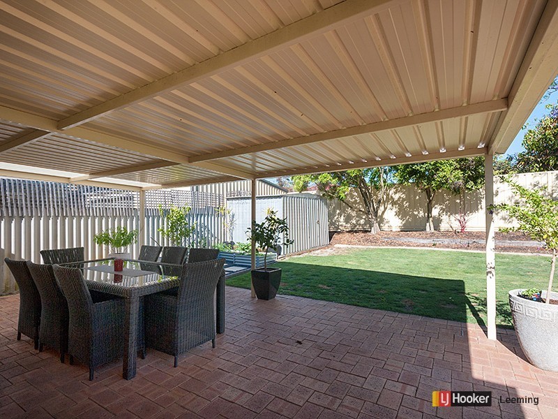16B Hartfield Crescent, Leeming WA 6149