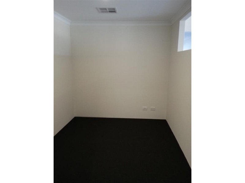 135 Frankland Avenue, Hammond Park WA 6164
