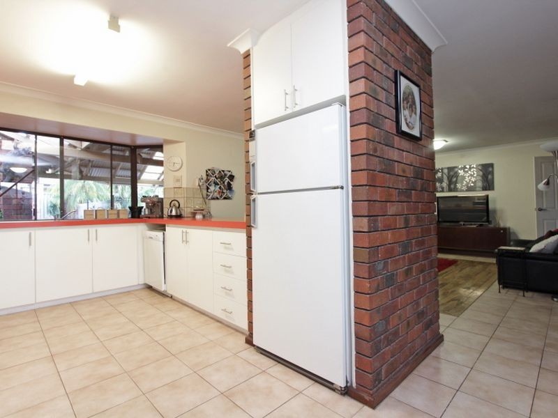 3 Tasman Place, Shelley WA 6148