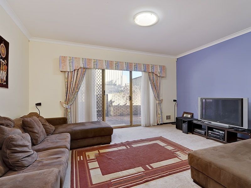 37 Barcombe Way, Leeming WA 6149