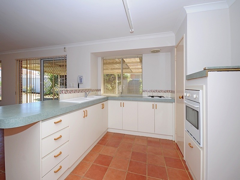 3 Marie Court, Atwell WA 6164