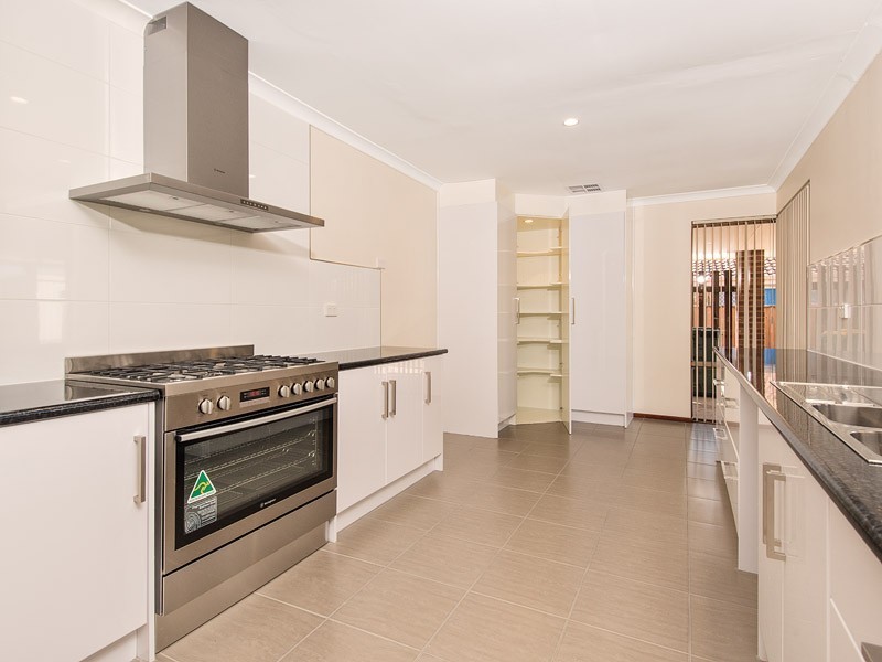 23 Collett Way, Leeming WA 6149