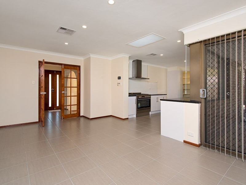 23 Collett Way, Leeming WA 6149