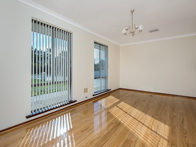 23 Collett Way, Leeming WA 6149