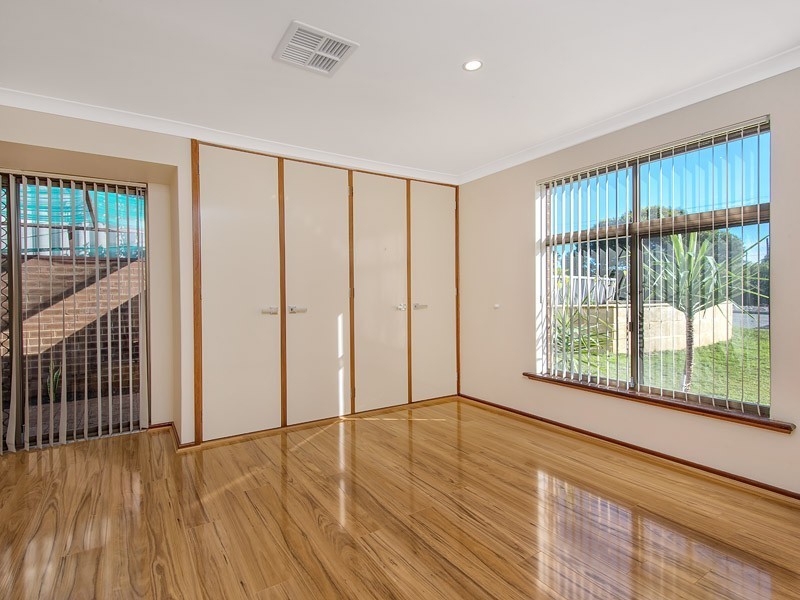 23 Collett Way, Leeming WA 6149