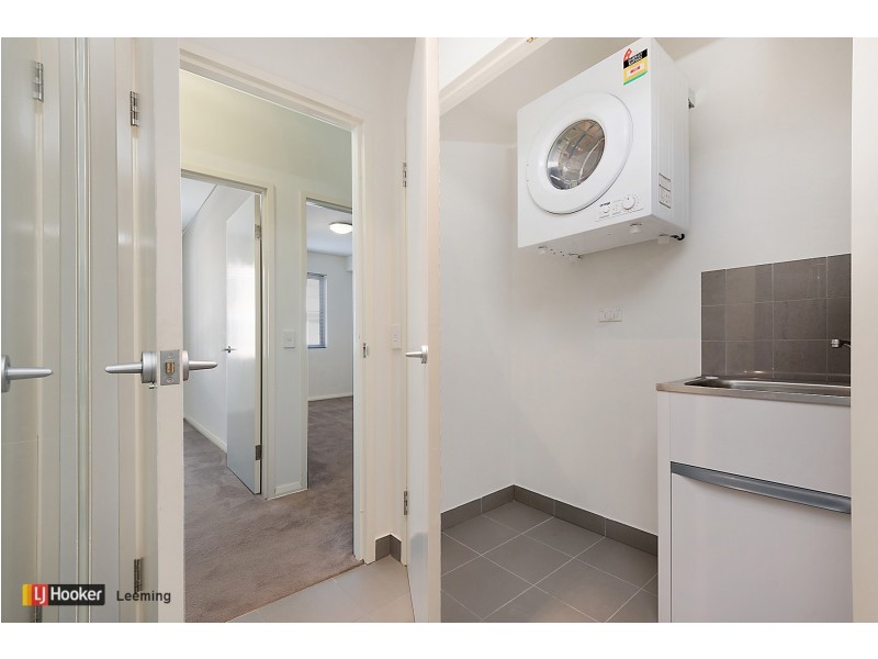 15/1 stockton Bend, Cockburn Central WA 6164