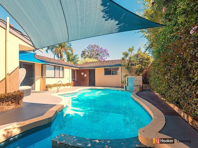22 Gladstone Road, Leeming WA 6149