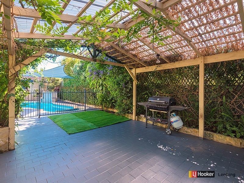 22 Gladstone Road, Leeming WA 6149