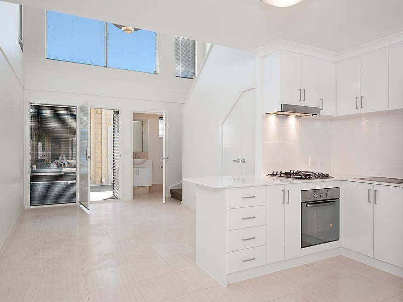 2/21 Bent Street, Cannington WA 6107