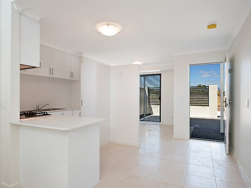 2/21 Bent Street, Cannington WA 6107