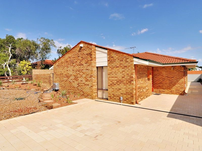 32B Gladstone Road, Leeming WA 6149