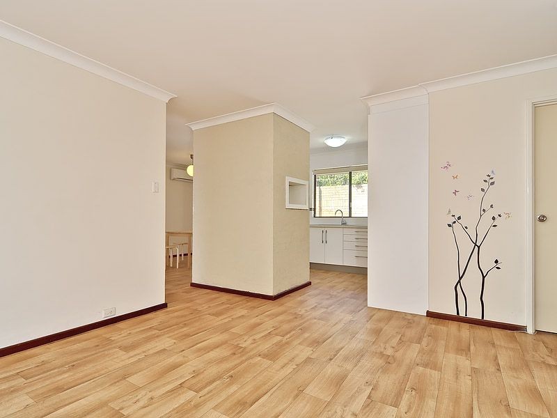 32B Gladstone Road, Leeming WA 6149