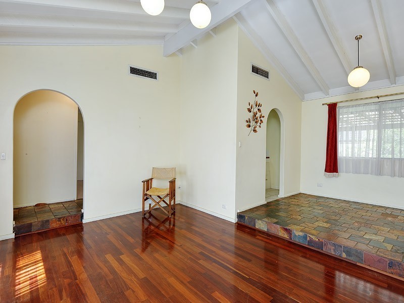 9 Hadlow Court, Leeming WA 6149