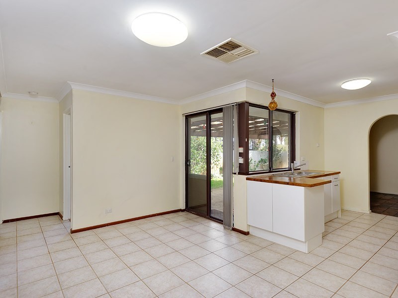 9 Hadlow Court, Leeming WA 6149
