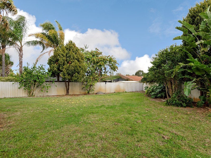 9 Hadlow Court, Leeming WA 6149