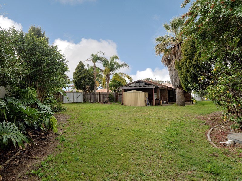 9 Hadlow Court, Leeming WA 6149