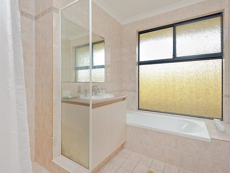 36 St Claire Gardens, Atwell WA 6164