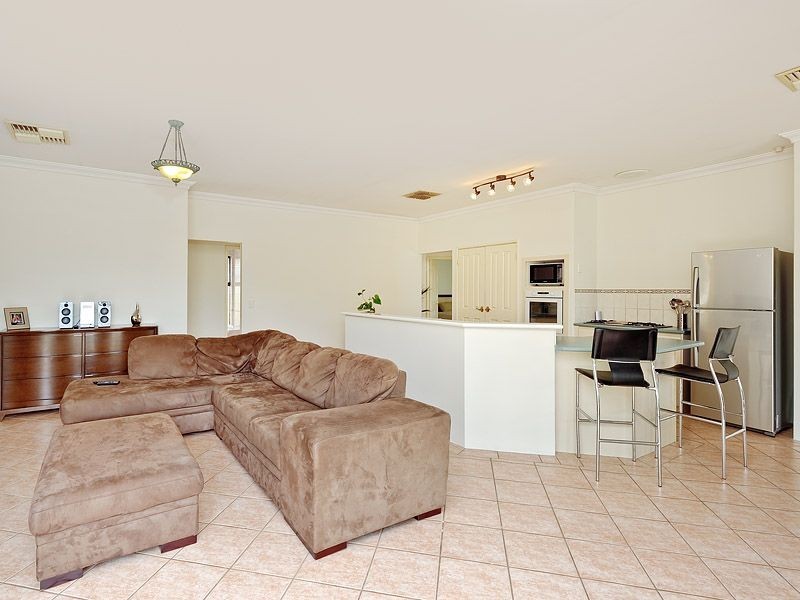 36 St Claire Gardens, Atwell WA 6164