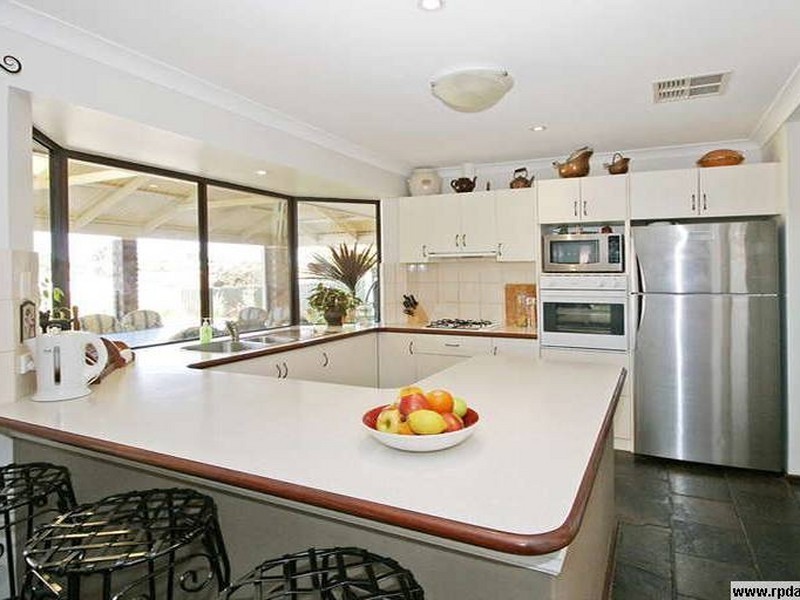 12 Sewell Court, Leeming WA 6149