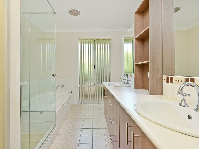 19 Randwick Bend, Harrisdale WA 6112