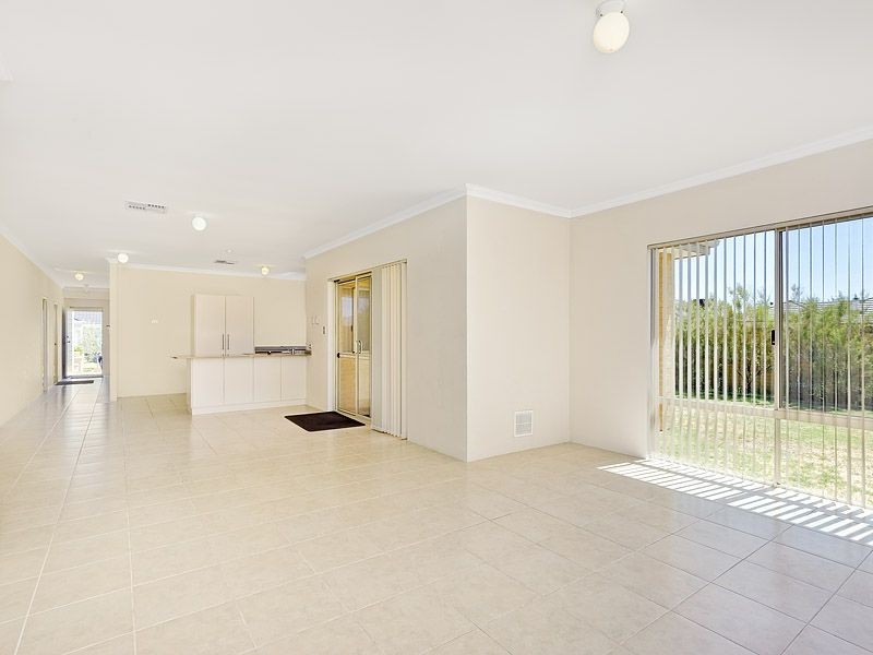 19 Randwick Bend, Harrisdale WA 6112