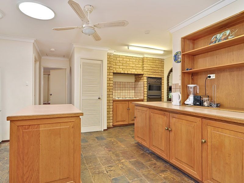 411 High Road, Parkwood WA 6147