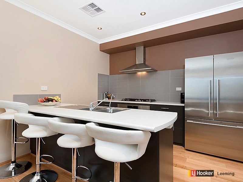 21 Ewens Pass, Wandi WA 6167