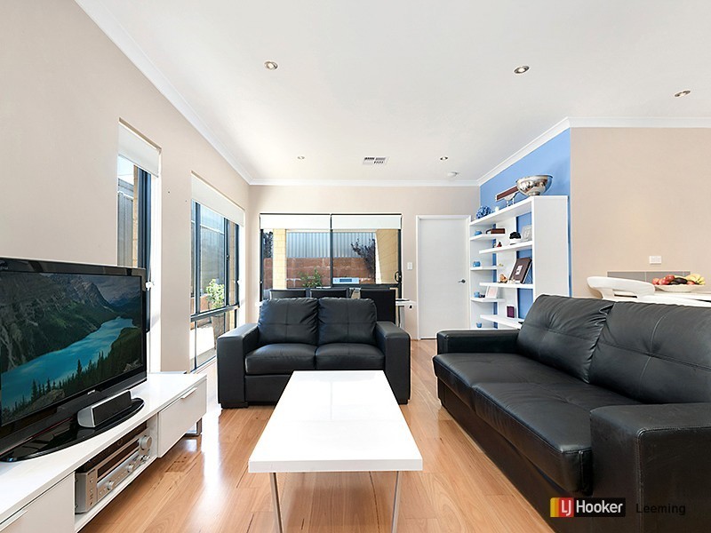 21 Ewens Pass, Wandi WA 6167