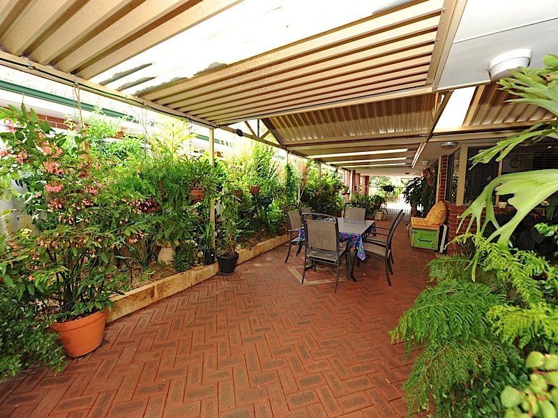 17 Aylesbury Close, Jandakot WA 6164