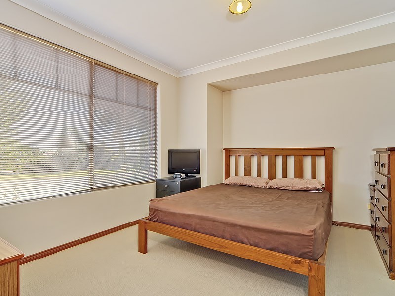 17A Sunshine Place, Bibra Lake WA 6163