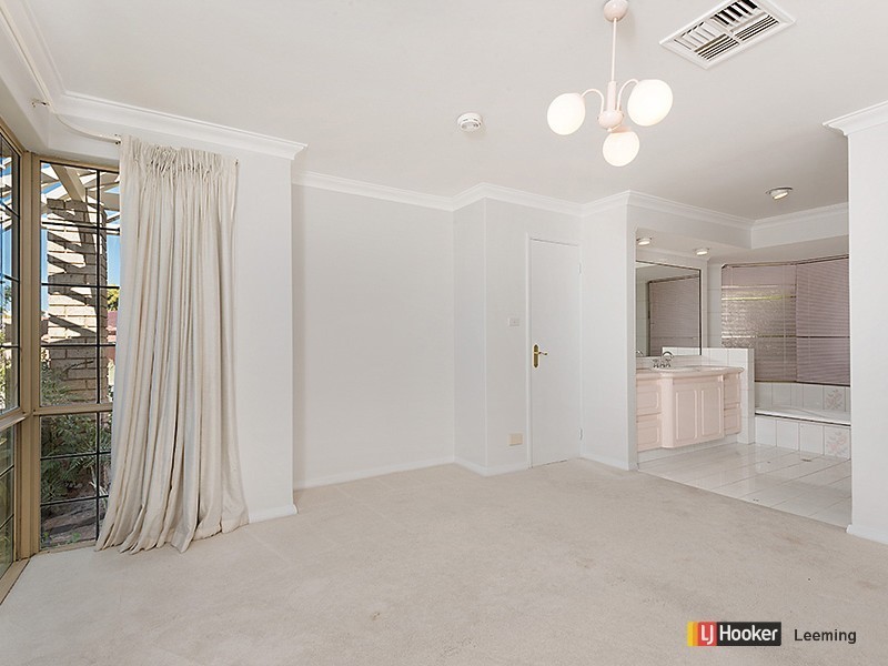 12 Beckley Circle, Leeming WA 6149