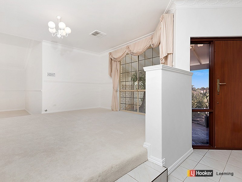 12 Beckley Circle, Leeming WA 6149