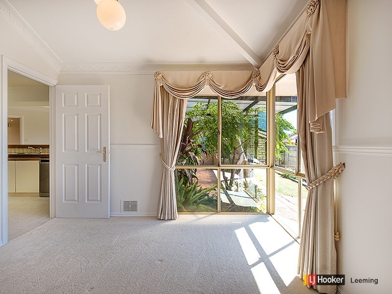 12 Beckley Circle, Leeming WA 6149