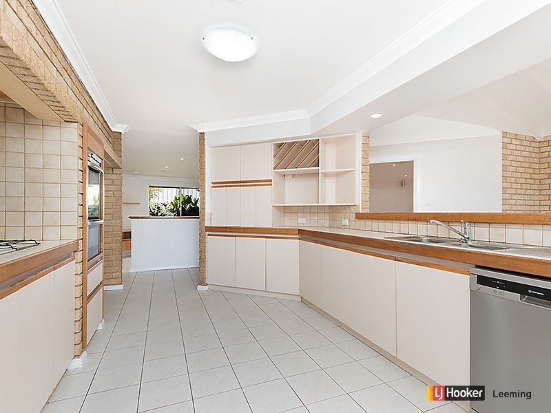 12 Beckley Circle, Leeming WA 6149