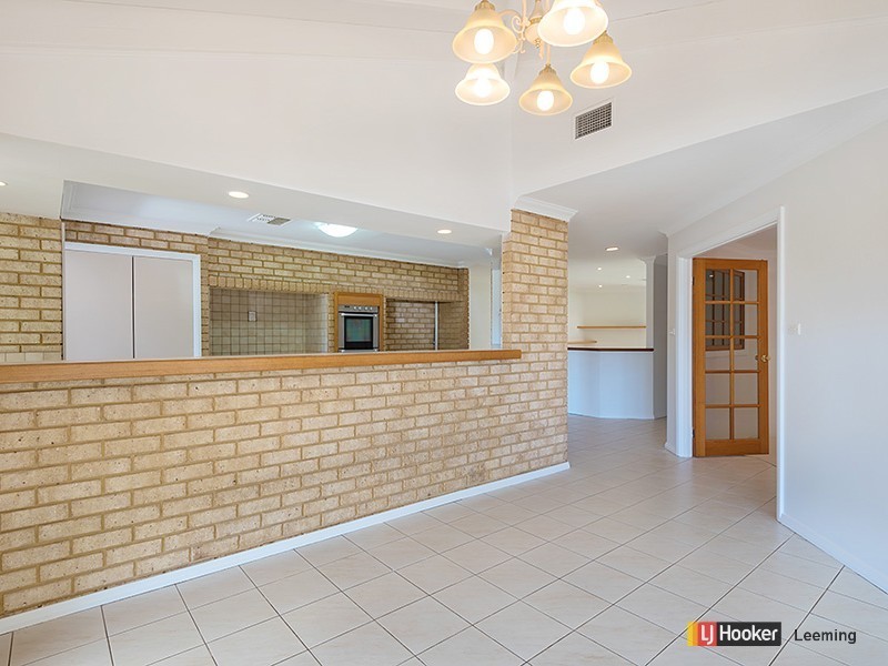 12 Beckley Circle, Leeming WA 6149