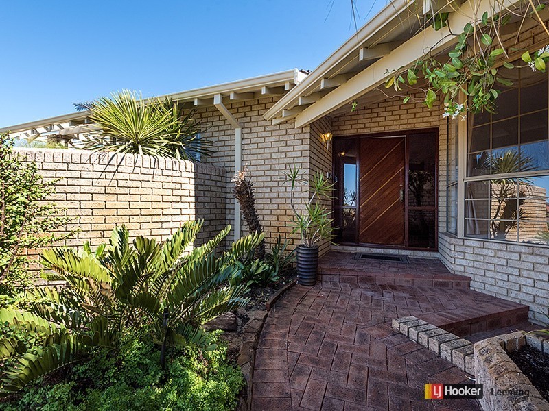 12 Beckley Circle, Leeming WA 6149