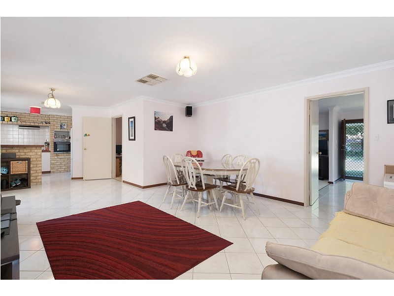 9 Charrington Court, Leeming WA 6149