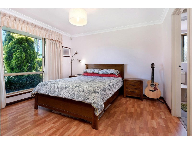 9 Charrington Court, Leeming WA 6149