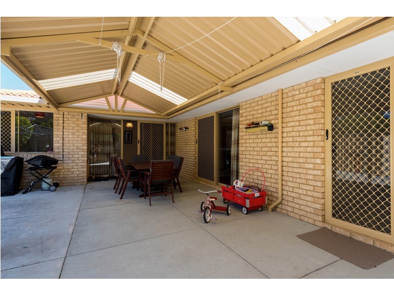 9 Charrington Court, Leeming WA 6149