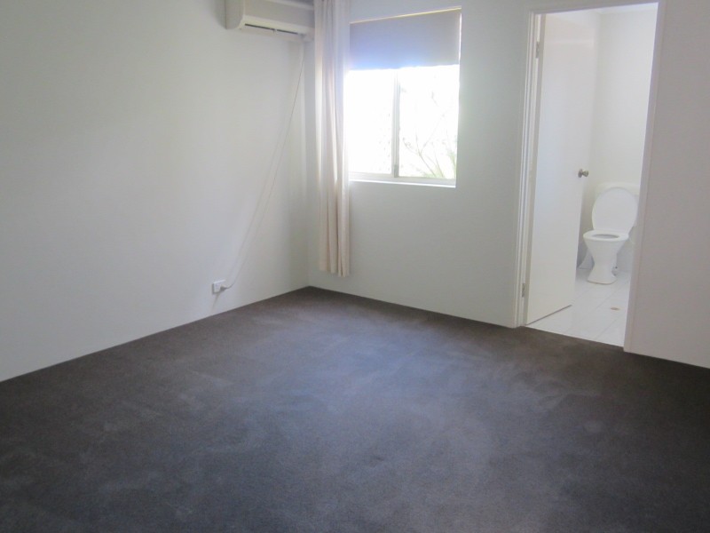 1/9 Warwick Street, St James WA 6102