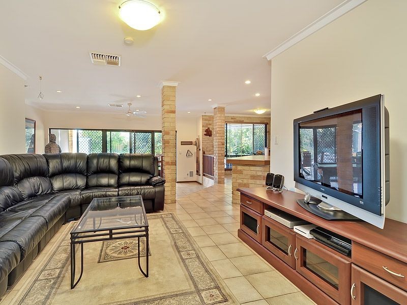 5 Beckley Circle, Leeming WA 6149