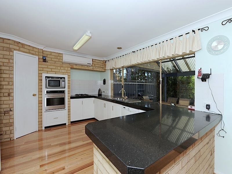 3 Demasson Rise, Leeming WA 6149