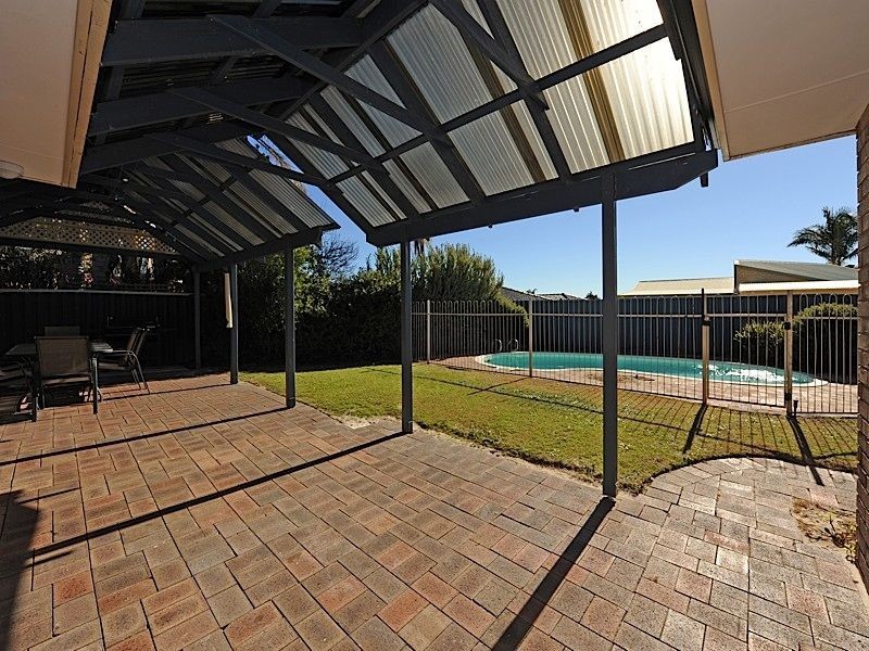 3 Demasson Rise, Leeming WA 6149