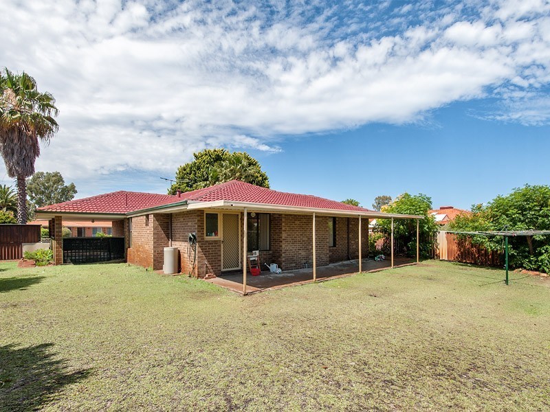 19 Gowther Street, Leeming WA 6149