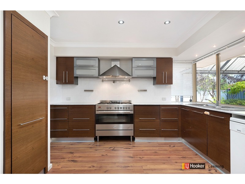 2 Dakin Glde, Winthrop WA 6150