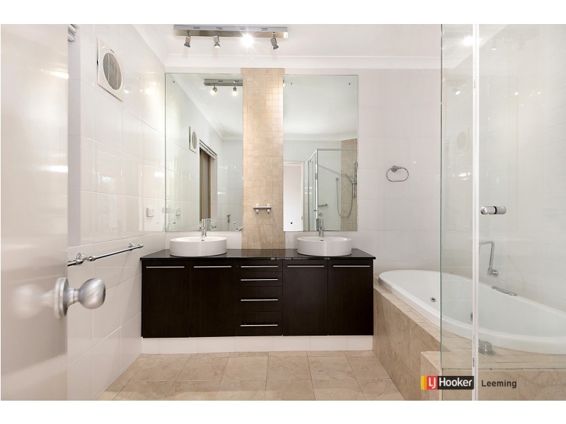 2 Dakin Glde, Winthrop WA 6150