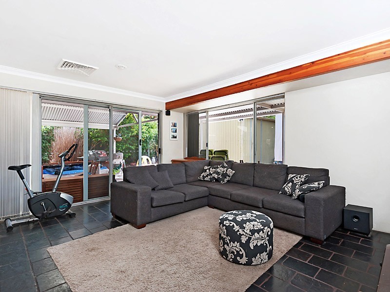12 Townson Place, Leeming WA 6149