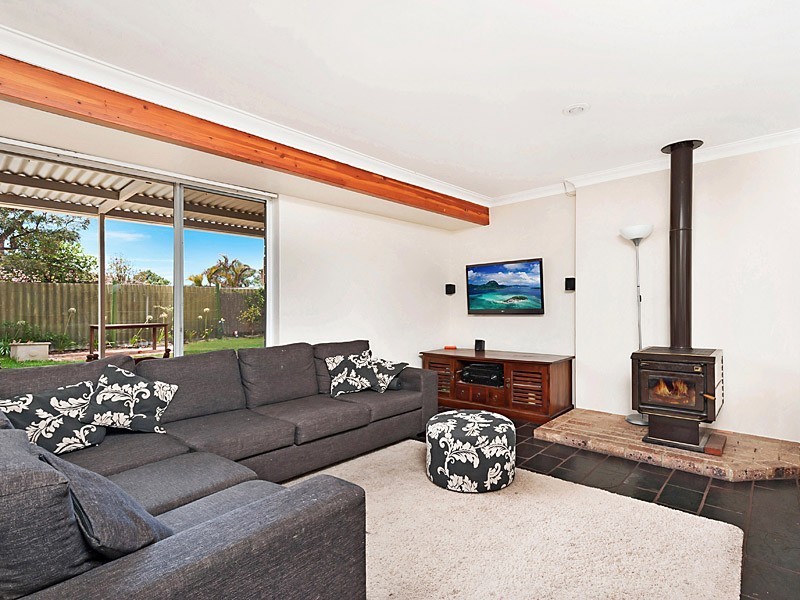 12 Townson Place, Leeming WA 6149